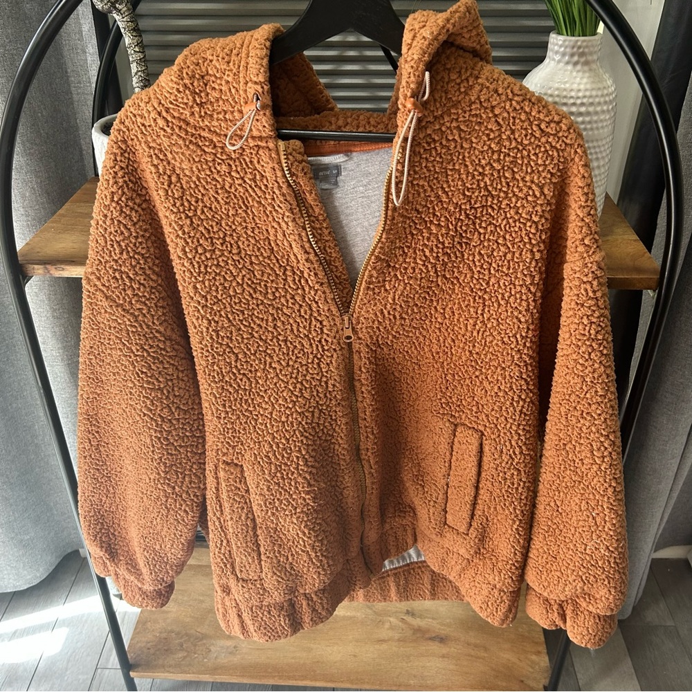 Aerie Orange  Sherpa Hoodie zip up front. Womens size small